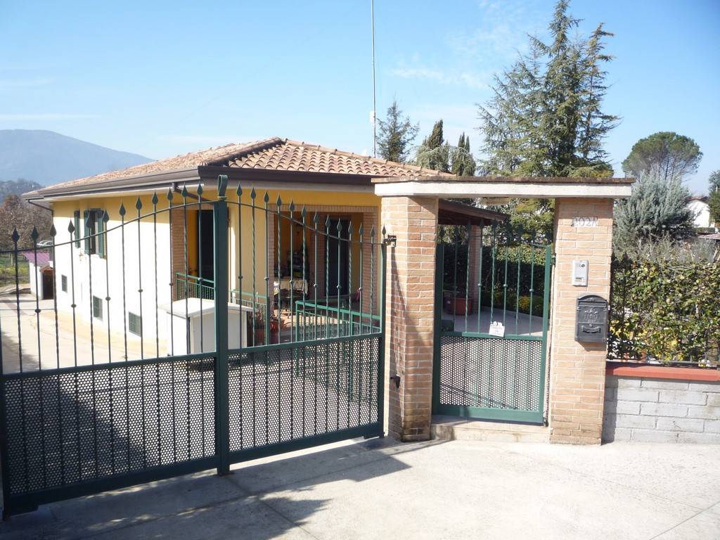 Villa unifamiliare via San Francesco d'Assisi SNC, Farneta, Ceccano — foto 1