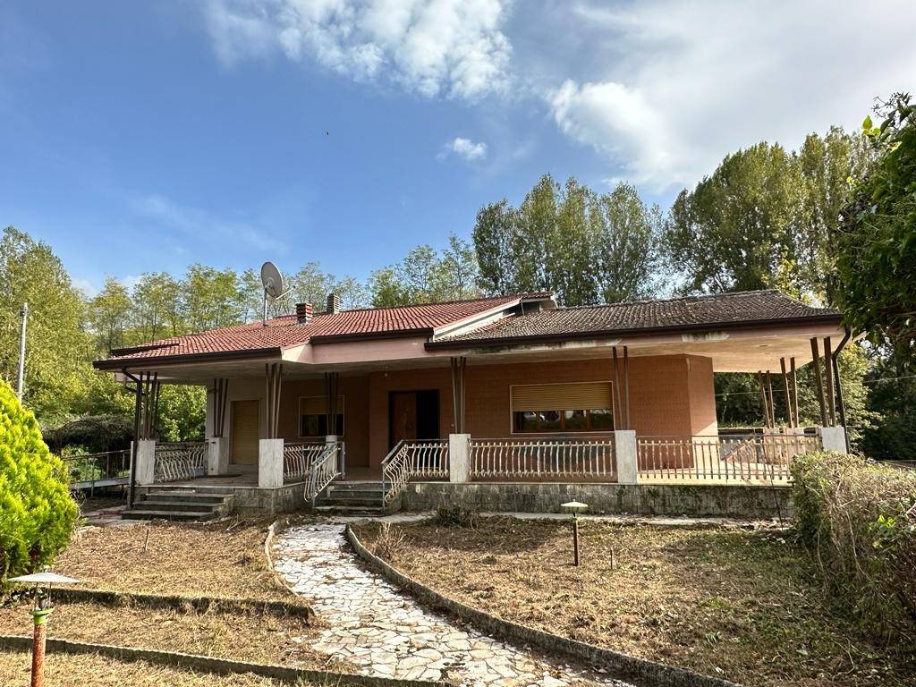 Villa unifamiliare via Ferriera, Atina