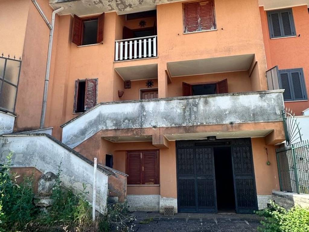 Villa a schiera via delle Violette 6, Centro, Alatri
