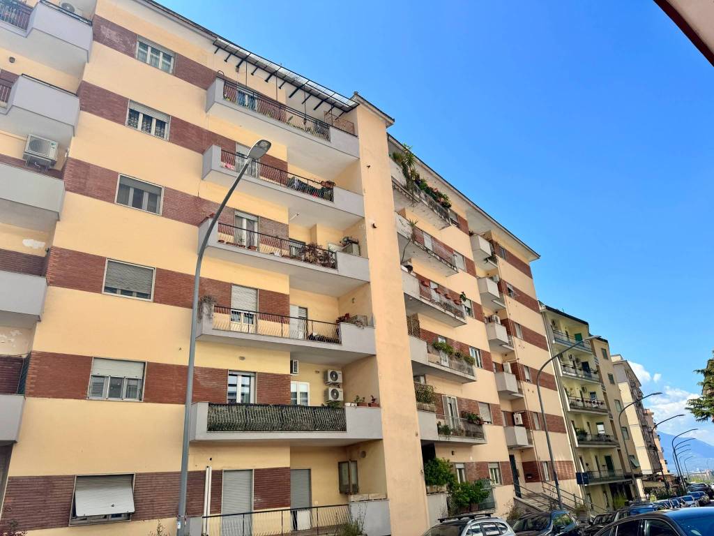 Trilocale via Firenze, America Latina, Frosinone
