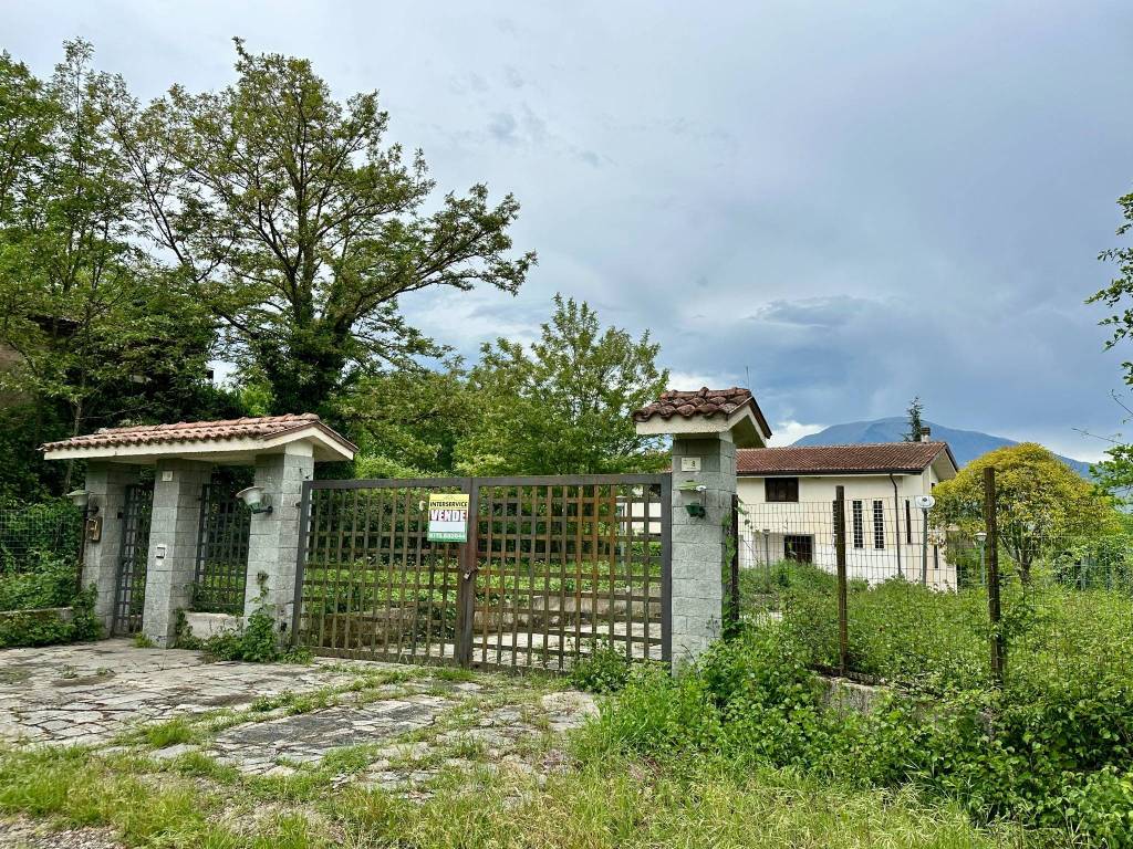 Villa bifamiliare via Faiola, Pignataro Interamna