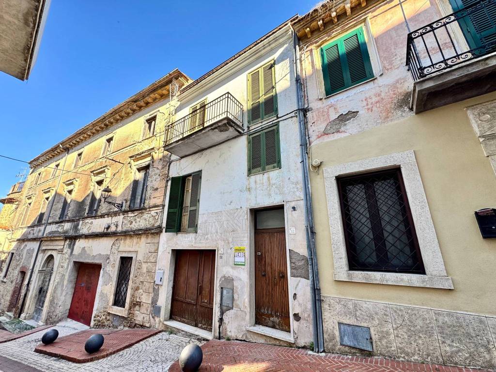 Terratetto unifamiliare via Umberto I, Centro, Torrice