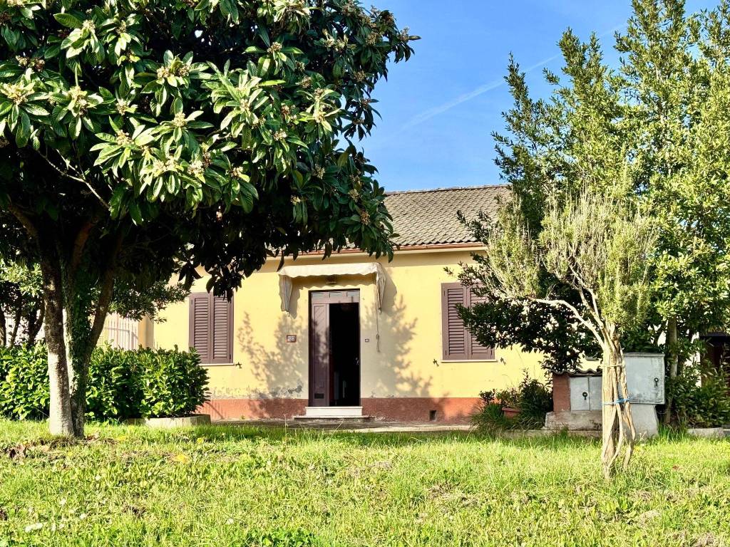 Villa unifamiliare via Gaeta, Centro, Ceccano — foto 1