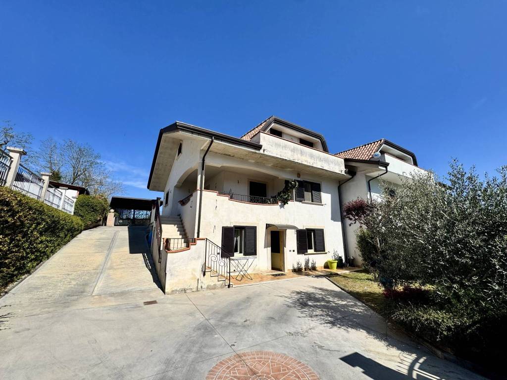 Villa bifamiliare via Madonna del Carmine 85, Centro, Ceccano — foto 1