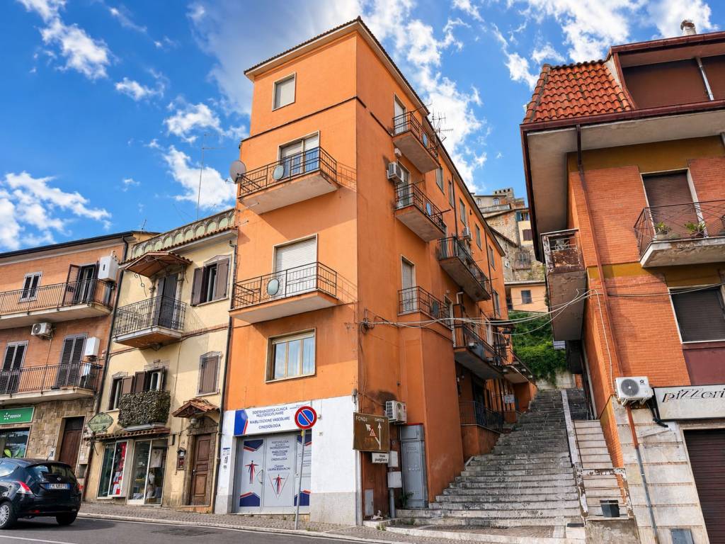 Quadrilocale piazza Berardi, Centro, Ceccano — foto 1