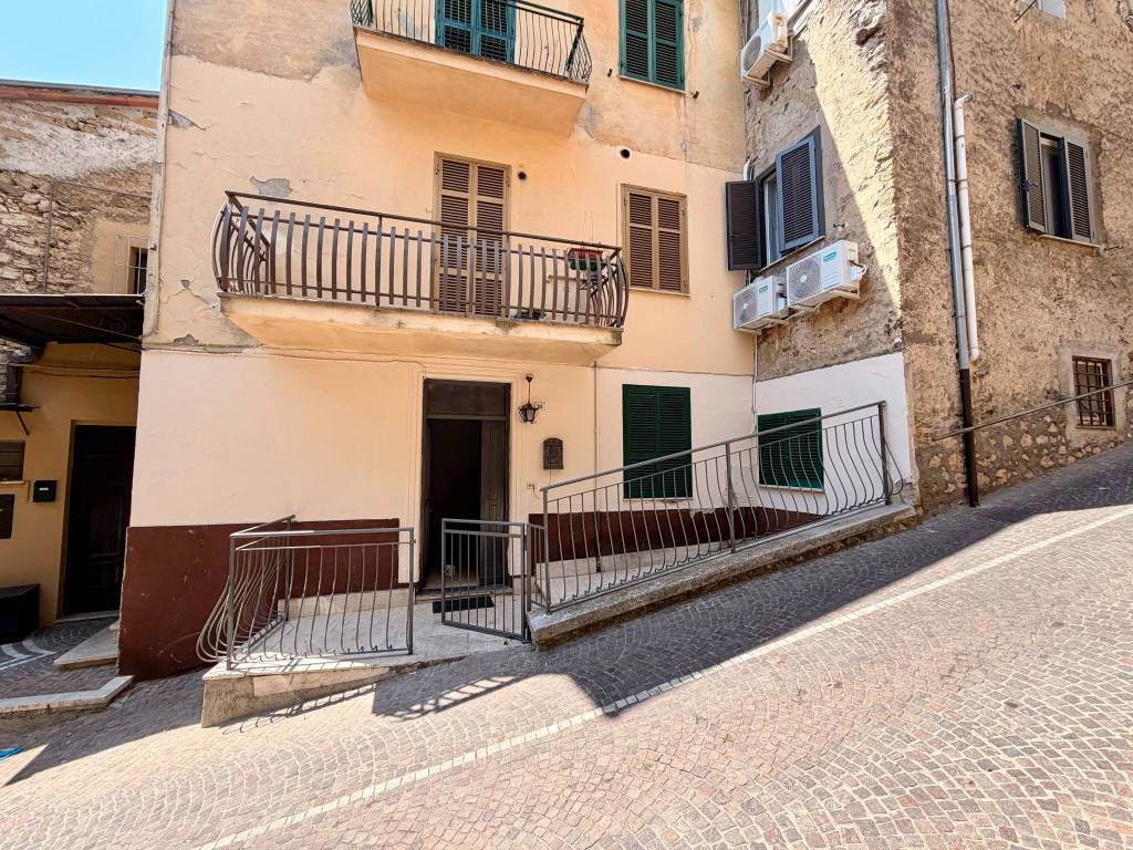 Quadrilocale via Pietra Liscia 22, Centro, Ceccano — foto 1